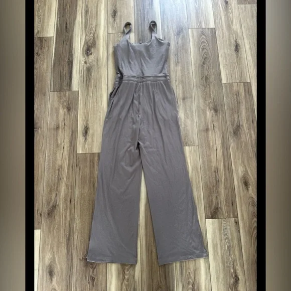 Vuori women’s pose scoop Jumpsuit size medium - Picture 4 of 6